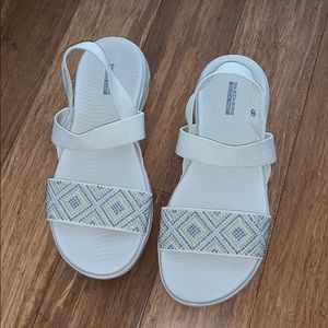 Sketchers GOGA mat sandals